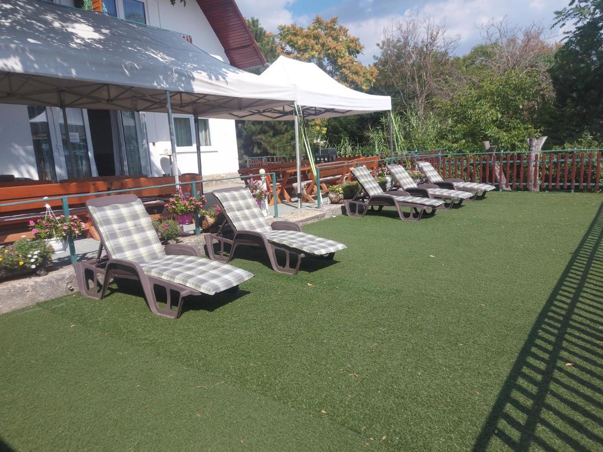 בודארוס Attila'S Guest House מראה חיצוני תמונה