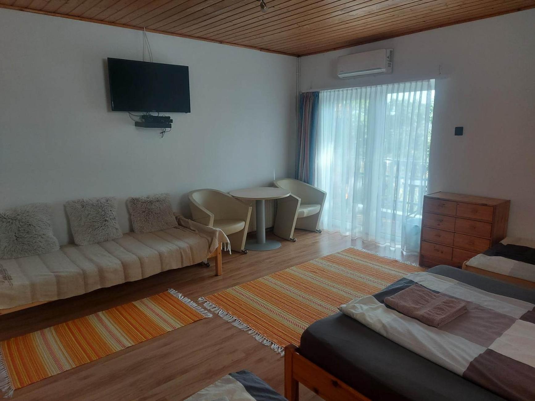 בודארוס Attila'S Guest House מראה חיצוני תמונה