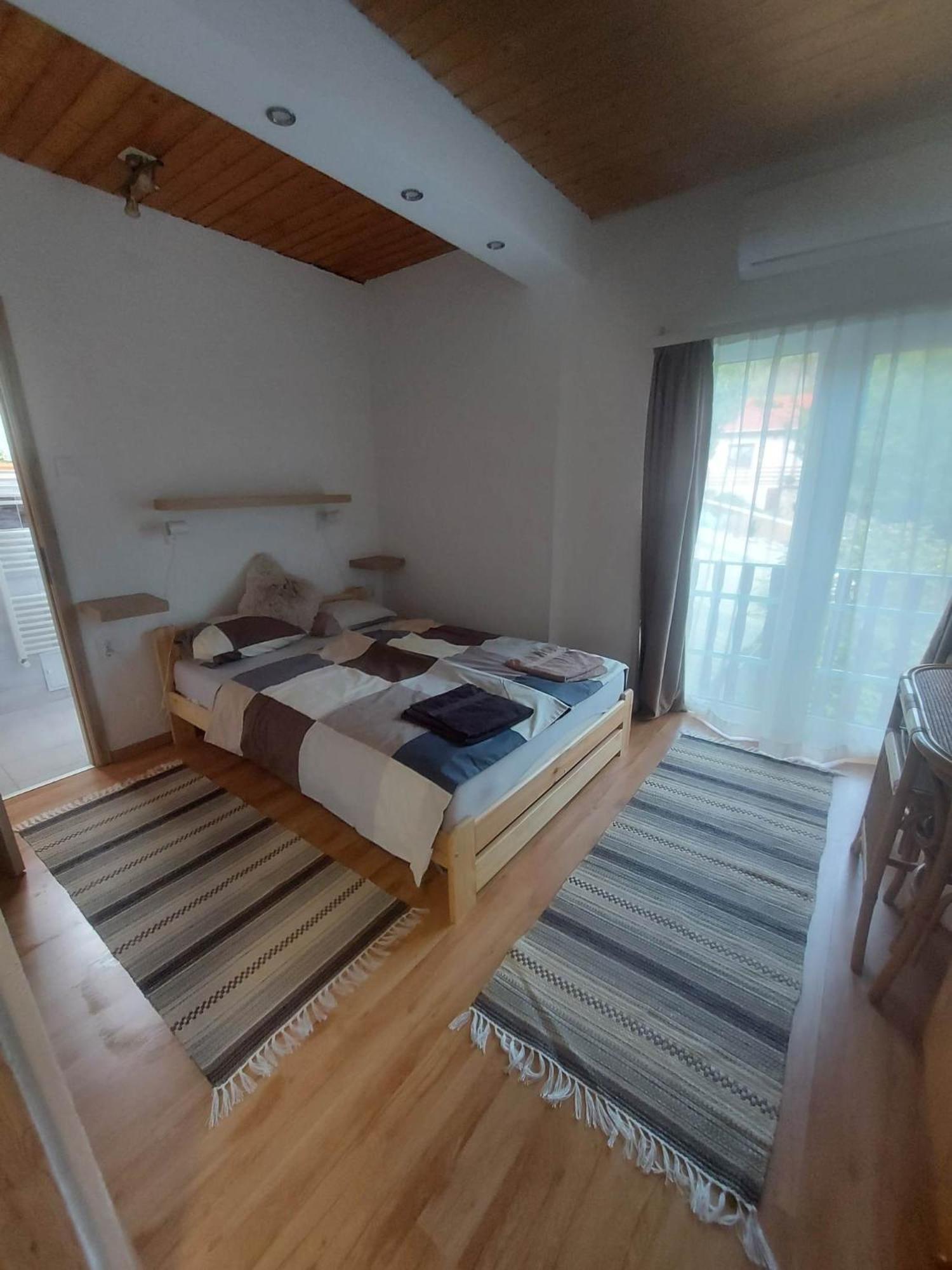 בודארוס Attila'S Guest House מראה חיצוני תמונה