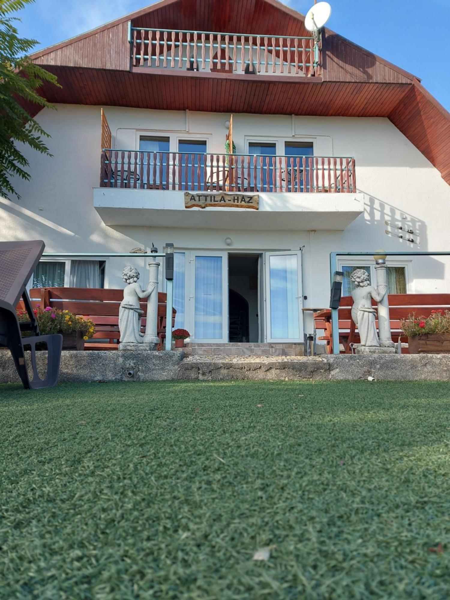 בודארוס Attila'S Guest House מראה חיצוני תמונה